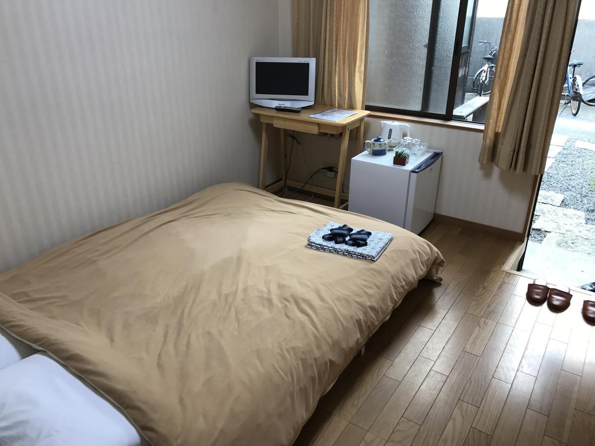 Minshuku Takenoya Hotell Naoshima Exteriör bild