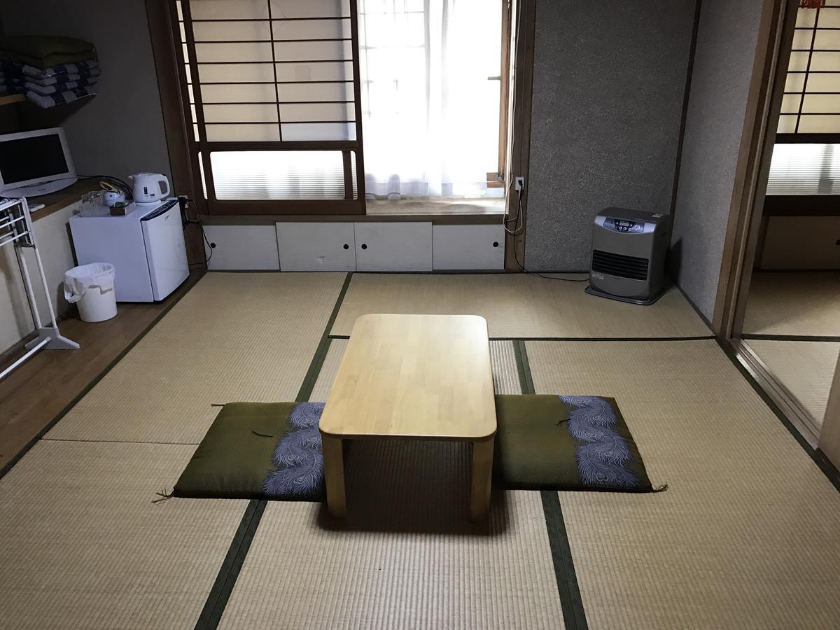 Minshuku Takenoya Hotell Naoshima Exteriör bild